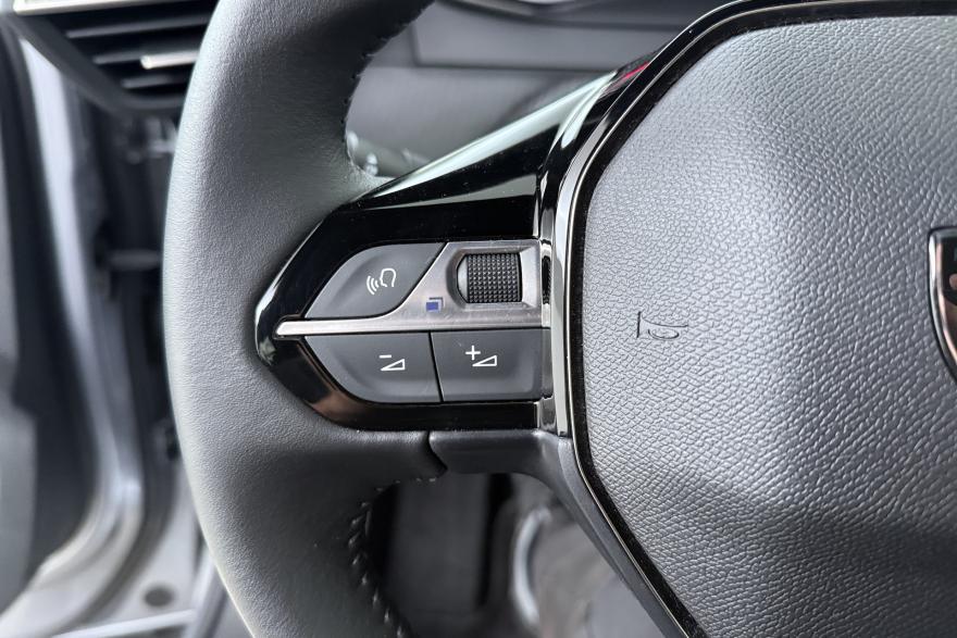 Peugeot 2008 1.2 turbo style 100