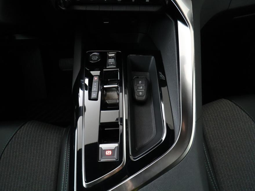 Peugeot 3008 1.2 puretech allure pack 130 AT