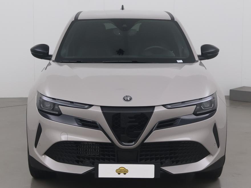 Alfa Romeo Junior 1.2 turbo hybrid ibrida speciale 136 AT