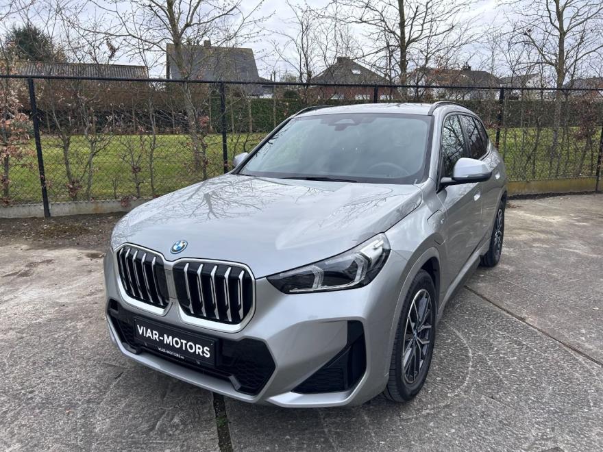 BMW X1 xDrive 30e Msport AWD

SPACE SILVER METALLIC

Extra opties en pakketten:
-Adaptief M-onderstel
-M Sportpakket
-Elektr Wegklapbare Trekhaak
-M-dakreling Shadow Line
-Sportsoelen voor
-M-leerstuurwiel
-Hoogglans Shadow Line
-M-Sport Interieur
-M-Sport exterieur

Interieur en Comfort:
-Stoelverwarming Bestuurder en Passagier voor

Multimedia:
-DAB
-Teleservices
-SOS noodoproep
-Inductieladen Smartphone

Veiligheid en verlichting:
-Akoestische Voetgangersbeschermming
-Bandenspanningscontrole
-Verduisterde Ruiten achter
-Binnen- en Buitenspiegel Automatisch dimmend
-Adaptieve LED-koplampen
-Grootlichtassistent

Wiel en toebehoren:
-BMW LM-velg Dubbele Spaak 838M

Volledige service historiek aanwezig
Ongeval-kras-rook-huisdiervrij
Fabrieksgarantie/1jaar garantie, keuring +carpass inbegrepen
BTW aftrekbaar
Financiering mogelijk
Bezichtiging/testrit enkel na afspraak

On parle français
We speak english
Wir sprechen deutsch


VIAR-MOTORS
Tel: +32497499272