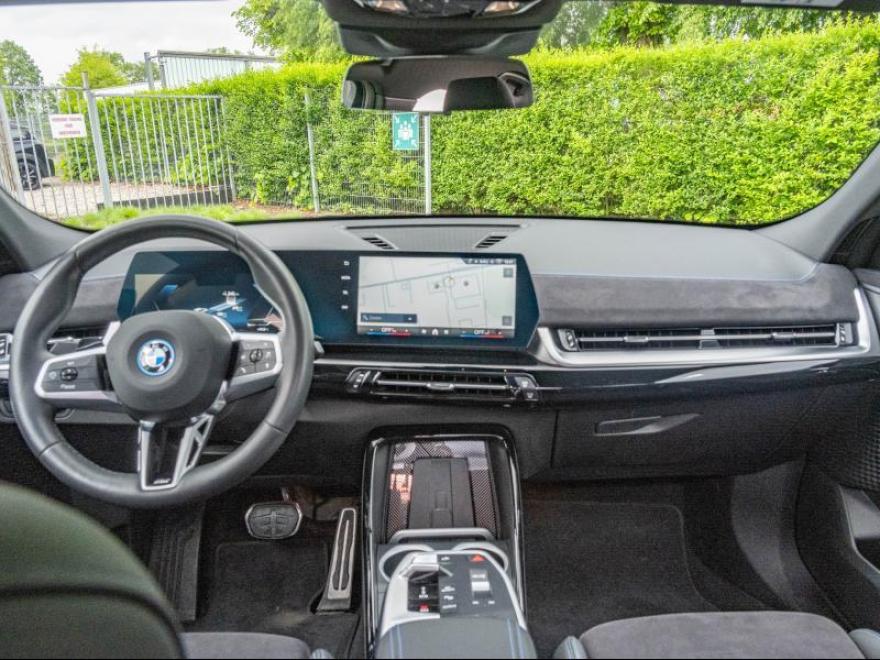 <p>&amp;nbsp;</p>
<p><span>01EK</span>&amp;nbsp;<span>BMW LM-velg dubbele spaak 871M STD</span></p>
<p><span>0230</span>&amp;nbsp;<span>EU-specifieke extra werkzaamheden</span></p>
<p><span>02PA</span>&amp;nbsp;<span>Wielbout met slot</span></p>
<p><span>02VB</span>&amp;nbsp;<span>Bandenspanningsweergave</span></p>
<p><span>02VC</span>&amp;nbsp;<span>Bandenreparatieset</span></p>
<p><span>02VF</span>&amp;nbsp;<span>Adaptief M-onderstel</span></p>
<p><span>0313</span>&amp;nbsp;<span>Buitenspiegel inklapbaar</span></p>
<p><span>0320</span>&amp;nbsp;<span>Ontfall, type-aanduiding</span></p>
<p><span>0322</span>&amp;nbsp;<span>Comforttoegang</span></p>
<p><span>0337</span>&amp;nbsp;<span>M Sportpakket</span></p>
<p><span>033B</span>&amp;nbsp;<span>M SPORTPAKKET PRO</span></p>
<p><span>03KA</span>&amp;nbsp;<span>Geluidsisolerende ruiten</span></p>
<p><span>03M2</span>&amp;nbsp;<span>M SPORTREM, ROOD HOOGGLANS</span></p>
<p><span>03MF</span>&amp;nbsp;<span>M koplampen Shadow Line</span></p>
<p><span>0420</span>&amp;nbsp;<span>Verduisterde ruiten</span></p>
<p><span>0430</span>&amp;nbsp;<span>Binnen-/buitenspiegel, aut. dimmend</span></p>
<p><span>0431</span>&amp;nbsp;<span>Binnenspiegel, automatisch dimmend</span></p>
<p><span>0478</span>&amp;nbsp;<span>Kinderstoeltjebevestiging</span></p>
<p><span>0481</span>&amp;nbsp;<span>Sportstoel</span></p>
<p><span>0494</span>&amp;nbsp;<span>Stoelverwarming bestuurder/passagier</span></p>
<p><span>04AT</span>&amp;nbsp;<span>Interieurstrips hoogglanzend zwart</span></p>
<p><span>04GQ</span>&amp;nbsp;<span>M veiligheidsgordels</span></p>
<p><span>04NW</span>&amp;nbsp;<span>LUXURY DASHBOARD</span></p>
<p><span>04T2</span>&amp;nbsp;<span>LADEKABEL PROFESSIONAL (MODE 3)</span></p>
<p><span>04U9</span>&amp;nbsp;<span>Akoestische voetgangersbescherming</span></p>
<p><span>04V1</span>&amp;nbsp;<span>BMW ICONICSOUNDS ELECTRIC</span></p>
<p><span>0548</span>&amp;nbsp;<span>Kilometersnelheidsmeter</span></p>
<p><span>0552</span>&amp;nbsp;<span>Adaptieve LED-koplamp</span></p>
<p><span>05AC</span>&amp;nbsp;<span>Grootlichtassistent</span></p>
<p><span>05AV</span>&amp;nbsp;<span>Active Guard</span></p>
<p><span>05DM</span>&amp;nbsp;<span>Parkeerhulpsysteem</span></p>
<p><span>0654</span>&amp;nbsp;<span>DAB-Tuner (voorbereid voor DAB+)</span></p>
<p><span>06AE</span>&amp;nbsp;<span>Teleservices</span></p>
<p><span>06AF</span>&amp;nbsp;<span>Wettelijke noodoproep</span></p>
<p><span>06AK</span>&amp;nbsp;<span>Connected Drive Services</span></p>
<p><span>06NX</span>&amp;nbsp;<span>Storage tray wireless Charging</span></p>
<p><span>0710</span>&amp;nbsp;<span>M leerstuurwiel</span></p>
<p><span>0754</span>&amp;nbsp;<span>M Achterspoiler</span></p>
<p><span>0760</span>&amp;nbsp;<span>Hoogglans Shadow line</span></p>
<p><span>0775</span>&amp;nbsp;<span>Dakhemel antraciet</span></p>
<p><span>07EV</span>&amp;nbsp;<span>Optiepakket</span></p>
<p><span>07M9</span>&amp;nbsp;<span>M Schadow Line met uitgebreide scope</span></p>
<p><span>0868</span>&amp;nbsp;<span>Taal Nederlands</span></p>
<p><span>0886</span>&amp;nbsp;<span>Boorddocumentatie Nederlands</span></p>
<p><span>08R3</span>&amp;nbsp;<span>COC EXTRA UITRUSTING</span></p>
<p><span>08R9</span>&amp;nbsp;<span>Koelmiddel R1234yf</span></p>
<p><span>08TF</span>&amp;nbsp;<span>Actieve voetgangersbescherming</span></p>
<p><span>08WN</span>&amp;nbsp;<span>Regeling E</span></p>
<p><span>09QV</span>&amp;nbsp;<span>Voorbereiding Driving Assistant Plus</span></p>
<p><span>09T1</span>&amp;nbsp;<span>M SPORT EXTERIEURUMFAENGE</span></p>
<p><span>09T2</span>&amp;nbsp;<span>M SPORT interieuromvangen</span></p>
<p><span>09TB</span>&amp;nbsp;<span>SPEZ. ZUSATZUMF. M SPORTPAKET PRO</span></p>
<p><span>A050</span>&amp;nbsp;<span>AGM-accu 50 Ah</span></p>
<p>&amp;nbsp;</p>
<p>&amp;nbsp;</p>