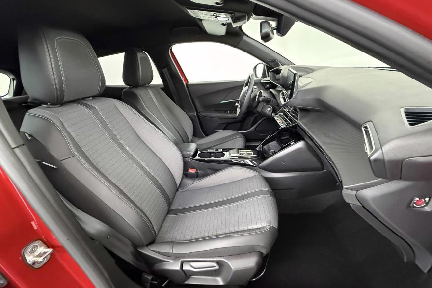 Peugeot 2008 1.2 puretech 130 eat8 allure pack 130 AT