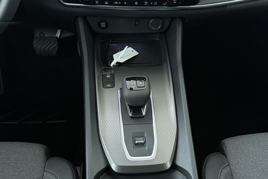 Nissan Qashqai 1.3 dig-t n-connecta 158 AT