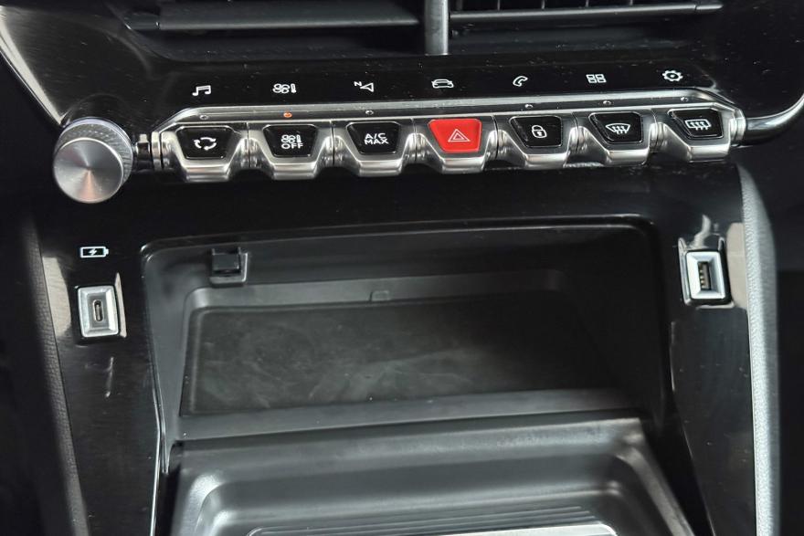 Peugeot 2008 1.2 puretech 130 eat8 allure pack 130 AT