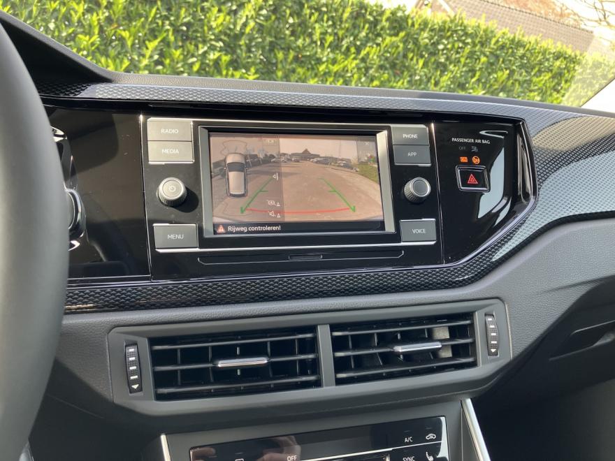 Volkswagen Polo 1.0 TSI Life 
Auto met daginschrijving! 

- PARKEERSENSOREN 
- ACHTERUITRIJCAMERA 
- ZETELVERWARMING 
- START/STOP 
-...

Onze wagens zijn steeds de bezichtigen tijdens onze openingsuren:

maandag - donderdag 
08u00-18u00

vrijdag 
08u00-17u00

zaterdag
09u00-12u00

of op afspraak!

***Gelieve ons steeds eerst te contacteren voor de beschikbaarheid en om vergissingen te voorkomen!***