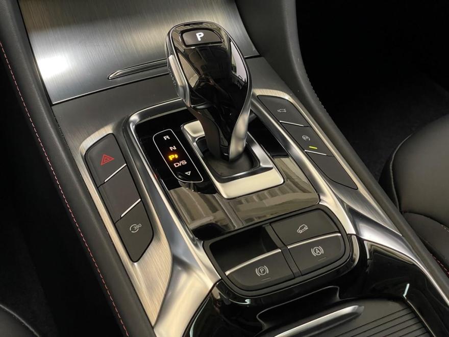 Alle DECAIGNY SELECTED CARS & VANS worden op 110 punten gecontroleerd - Minimum 1 jaar garantie  – Europese wagen - Uitgebreide testrit mogelijk om onze kwaliteit te ervaren. Onze hoog opgeleide medewerkers garanderen U kwaliteit en perfecte service.
Bezoek onze website : https://www.decaigny.be  en vind uw droomwagen!
Flexlease : Alles omvattend leaseprogramma voor bedrijf en particulier. Bezoek onze website :  https://www.flexlease.rent .
Cash Your Car : Wij doen overnames van alle wagens, ongeacht leeftijd of merk. Bezoek onze website : https://www.cashyourcar.be.
Decaigny Care : Tot 10 jaar garantie a.d.h.v. een op maat gemaakt onderhoudscontract.
Neem vrijblijvend contact op met onze dienst verkoop.
Bedankt voor uw interesse in onze diensten. Familie Decaigny en het ganse team.
Prijs exclusief kit voor ingebruikname (onderhoud, duplicaat nummerplaat, jaar Europese bijstand, poetsbeurt binnen en buiten, keuring voor verkoop) van €240 incl. BTW.
 
 Toutes DECAIGNY SELECTED CARS & VANS sont contrôlées sur 110points – Garantie minimum de 1 an – Voiture européenne – Possibilité d’essais approfondis afin d’aprrécier notre qualité. Notre personnel hautement qualifié vous garantit un parfait service de qualité.
Visitez notre site: https://www.decaigny.be et trouvez la voiture de vos rêves!
Flexlease : programme de lease complet pour les entreprises et les particuliers. Visitez notre site: https://www.flexlease.rent.
Cash Your Car : nous procédons à l'acquisition de toutes les voitures, quel que soit leur âge ou leur marque. Visitez notre site:https://www.cashyourcar.be.
Decaigny Care: Jusqu'à 10 ans de garantie basée sur un contrat de maintenance sur mesure.
N'hésitez pas à contacter notre service commercial.
Merci de votre intérêt pour nos services. La famille Decaigny et toute l'équipe.
Prix hors kit de mise en service (entretien, duplicate de plaque d'immatriculation, 12 mois d'assistance européenne, nettoyage intérieur et extérieur, contrôle technique de vente) de 240 € TTC.