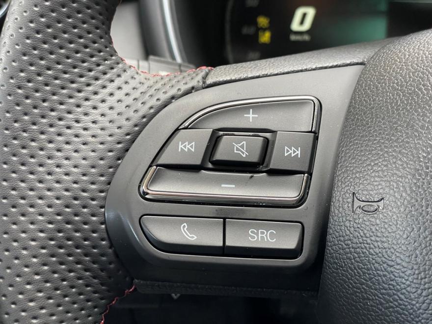 Alle DECAIGNY SELECTED CARS & VANS worden op 110 punten gecontroleerd - Minimum 1 jaar garantie  – Europese wagen - Uitgebreide testrit mogelijk om onze kwaliteit te ervaren. Onze hoog opgeleide medewerkers garanderen U kwaliteit en perfecte service.
Bezoek onze website : https://www.decaigny.be  en vind uw droomwagen!
Flexlease : Alles omvattend leaseprogramma voor bedrijf en particulier. Bezoek onze website :  https://www.flexlease.rent .
Cash Your Car : Wij doen overnames van alle wagens, ongeacht leeftijd of merk. Bezoek onze website : https://www.cashyourcar.be.
Decaigny Care : Tot 10 jaar garantie a.d.h.v. een op maat gemaakt onderhoudscontract.
Neem vrijblijvend contact op met onze dienst verkoop.
Bedankt voor uw interesse in onze diensten. Familie Decaigny en het ganse team.
Prijs exclusief kit voor ingebruikname (onderhoud, duplicaat nummerplaat, jaar Europese bijstand, poetsbeurt binnen en buiten, keuring voor verkoop) van €240 incl. BTW.
 
 Toutes DECAIGNY SELECTED CARS & VANS sont contrôlées sur 110points – Garantie minimum de 1 an – Voiture européenne – Possibilité d’essais approfondis afin d’aprrécier notre qualité. Notre personnel hautement qualifié vous garantit un parfait service de qualité.
Visitez notre site: https://www.decaigny.be et trouvez la voiture de vos rêves!
Flexlease : programme de lease complet pour les entreprises et les particuliers. Visitez notre site: https://www.flexlease.rent.
Cash Your Car : nous procédons à l'acquisition de toutes les voitures, quel que soit leur âge ou leur marque. Visitez notre site:https://www.cashyourcar.be.
Decaigny Care: Jusqu'à 10 ans de garantie basée sur un contrat de maintenance sur mesure.
N'hésitez pas à contacter notre service commercial.
Merci de votre intérêt pour nos services. La famille Decaigny et toute l'équipe.
Prix hors kit de mise en service (entretien, duplicate de plaque d'immatriculation, 12 mois d'assistance européenne, nettoyage intérieur et extérieur, contrôle technique de vente) de 240 € TTC.