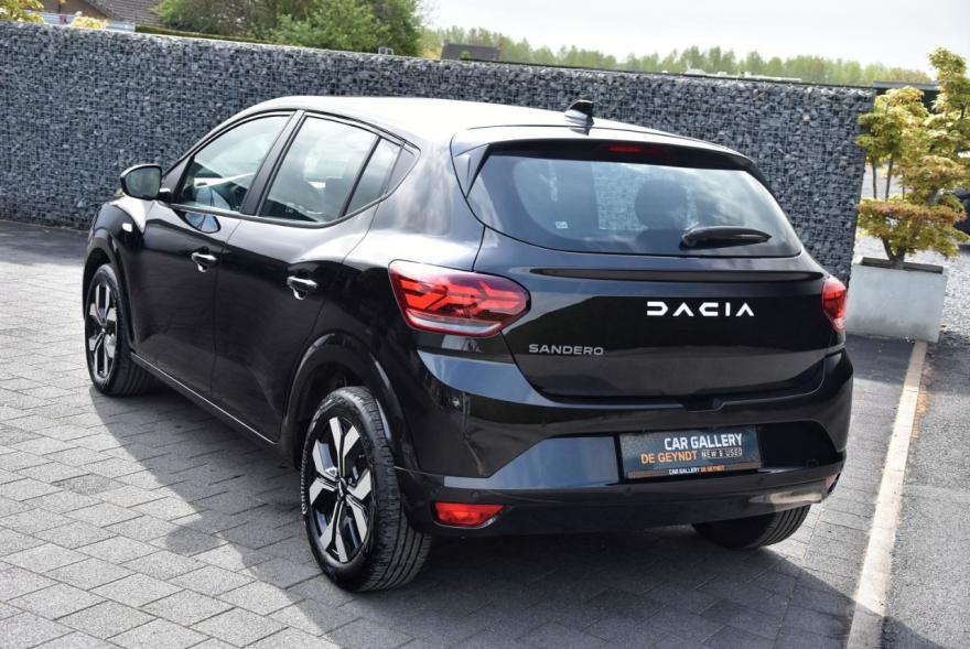 CAR GALLERY DE GEYNDT
" passion for your mobility " 
www.garagedegeyndt.be
Financieirng op maat ter plaatse mogelijk 
Overname voertuig mogelijk 
Eigen dienst naverkoop alle merken 
Waarborg 12 Maand inbegrepen 
Waarborg tot 48 Maand mogelijk 
Car-pass
Tweedehandskeuring inbegrepen