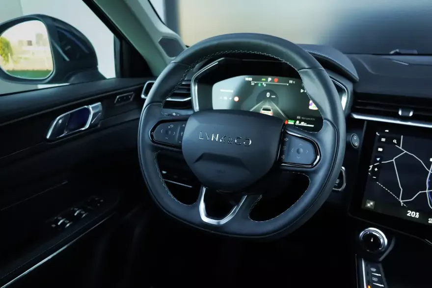 Lynk & Co 01