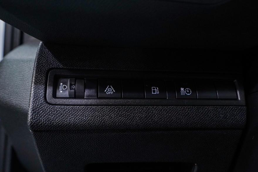 Peugeot 3008 PHEV hybrid 225 e-eat8 allure pack 180 AT
