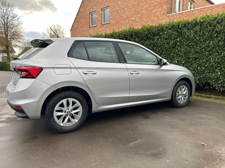 Skoda Fabia 1.0 TSI 
Wagen met daginschrijving


PARKEERSENSOREN A
ACHTERUITRIJCAMERA
CRUISECONTROL
...

Onze wagens zijn steeds de bezichtigen tijdens onze openingsuren:

maandag - donderdag 
08u00-18u00

vrijdag 
08u00-17u00

zaterdag
09u00-12u00

of op afspraak!

***Gelieve ons steeds eerst te contacteren voor de beschikbaarheid en om vergissingen te voorkomen!***