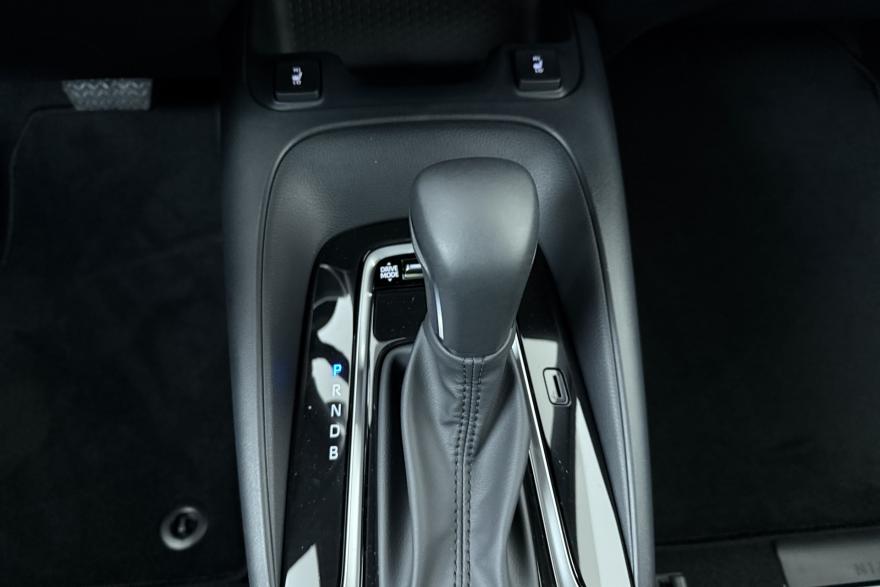 Toyota Corolla SW Hybrid (HEV) 1.8 dynamic e-cvt gpf 140 AT