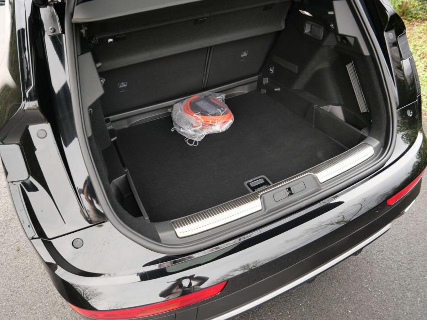 GARANTIE CONSTRUCTEUR TOT 48 STE MAAND OF MAX 60000KM 

MET AFNEEMBARE TREKHAAK 


Wagen te bezichtigen bij :
Garage Palermo 
Kezelberg 11
8560 Moorsele
maa tem vrij : 08u00-12u00 & 13u30-18u00
zat : op afspraak 
tel : 00 32 (0)56 50 99 84
gsm :  00 32 (0)468 51 35 59
info@garagepalermo.be

Prijs is inclusief het afleverpakket (t.w.v. €199) : keuring, onderhoud uitgevoerd vóór levering & professionele opkuis.
Wenst u een overname van uw huidige wagen ? Geen enkel probleem, wij geven u een eerlijke overnameprijs.
Bent u ook op zoek naar een autolening of -leasing ? Wij helpen u graag !
Bijkomende vragen ? Een afspraak of testrit ? Contacteer ons vrijblijvend!

Volledige stock te ontdekken op:  www.garagepalermo.be