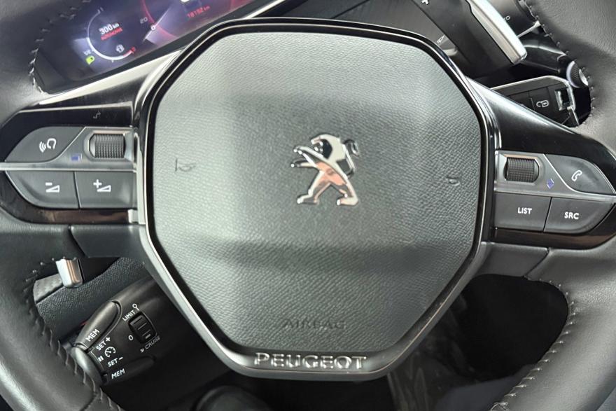 Peugeot 2008 1.2 puretech 130 eat8 allure pack 130 AT