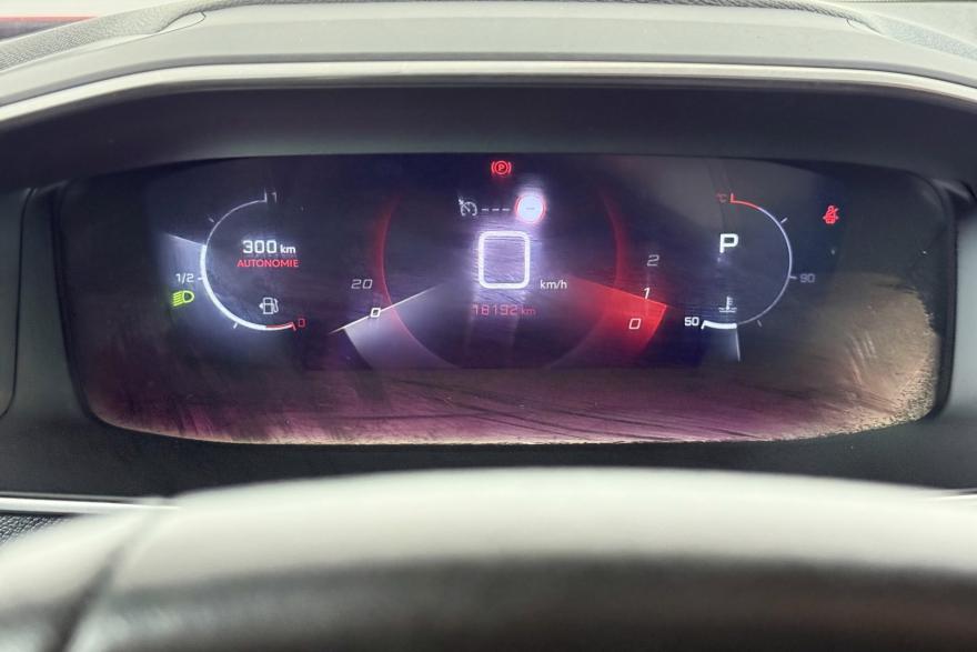 Peugeot 2008 1.2 puretech 130 eat8 allure pack 130 AT