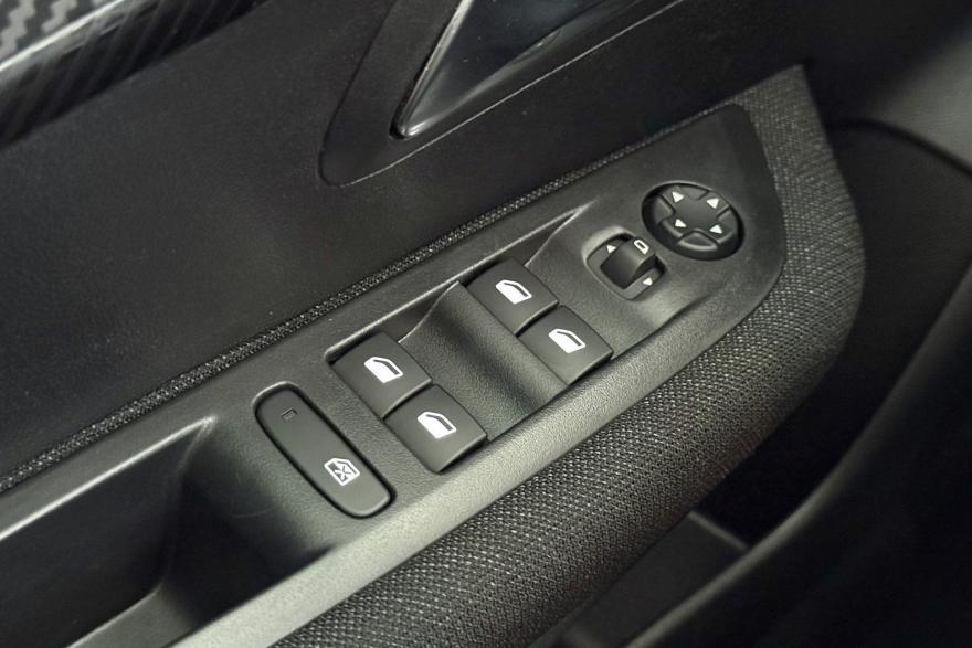 Peugeot 208 1.2 puretech 100 bvm6 style 100