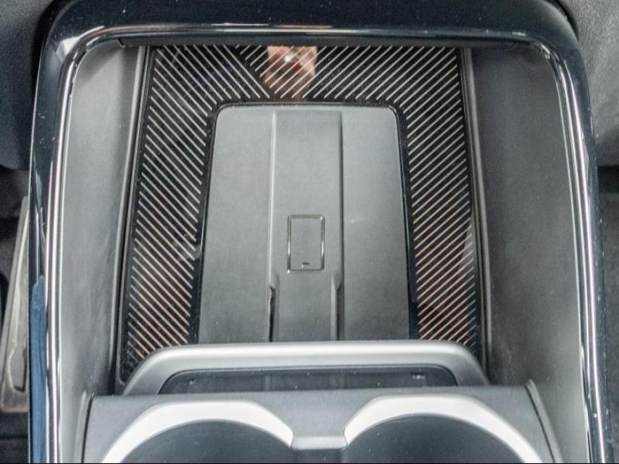 <p>&amp;nbsp;</p>
<p><span>01EK</span>&amp;nbsp;<span>BMW LM-velg dubbele spaak 871M STD</span></p>
<p><span>0230</span>&amp;nbsp;<span>EU-specifieke extra werkzaamheden</span></p>
<p><span>02PA</span>&amp;nbsp;<span>Wielbout met slot</span></p>
<p><span>02VB</span>&amp;nbsp;<span>Bandenspanningsweergave</span></p>
<p><span>02VC</span>&amp;nbsp;<span>Bandenreparatieset</span></p>
<p><span>02VF</span>&amp;nbsp;<span>Adaptief M-onderstel</span></p>
<p><span>0313</span>&amp;nbsp;<span>Buitenspiegel inklapbaar</span></p>
<p><span>0320</span>&amp;nbsp;<span>Ontfall, type-aanduiding</span></p>
<p><span>0322</span>&amp;nbsp;<span>Comforttoegang</span></p>
<p><span>0337</span>&amp;nbsp;<span>M Sportpakket</span></p>
<p><span>033B</span>&amp;nbsp;<span>M SPORTPAKKET PRO</span></p>
<p><span>03KA</span>&amp;nbsp;<span>Geluidsisolerende ruiten</span></p>
<p><span>03M2</span>&amp;nbsp;<span>M SPORTREM, ROOD HOOGGLANS</span></p>
<p><span>03MF</span>&amp;nbsp;<span>M koplampen Shadow Line</span></p>
<p><span>0420</span>&amp;nbsp;<span>Verduisterde ruiten</span></p>
<p><span>0430</span>&amp;nbsp;<span>Binnen-/buitenspiegel, aut. dimmend</span></p>
<p><span>0431</span>&amp;nbsp;<span>Binnenspiegel, automatisch dimmend</span></p>
<p><span>0478</span>&amp;nbsp;<span>Kinderstoeltjebevestiging</span></p>
<p><span>0481</span>&amp;nbsp;<span>Sportstoel</span></p>
<p><span>0494</span>&amp;nbsp;<span>Stoelverwarming bestuurder/passagier</span></p>
<p><span>04AT</span>&amp;nbsp;<span>Interieurstrips hoogglanzend zwart</span></p>
<p><span>04GQ</span>&amp;nbsp;<span>M veiligheidsgordels</span></p>
<p><span>04NW</span>&amp;nbsp;<span>LUXURY DASHBOARD</span></p>
<p><span>04T2</span>&amp;nbsp;<span>LADEKABEL PROFESSIONAL (MODE 3)</span></p>
<p><span>04U9</span>&amp;nbsp;<span>Akoestische voetgangersbescherming</span></p>
<p><span>04V1</span>&amp;nbsp;<span>BMW ICONICSOUNDS ELECTRIC</span></p>
<p><span>0548</span>&amp;nbsp;<span>Kilometersnelheidsmeter</span></p>
<p><span>0552</span>&amp;nbsp;<span>Adaptieve LED-koplamp</span></p>
<p><span>05AC</span>&amp;nbsp;<span>Grootlichtassistent</span></p>
<p><span>05AV</span>&amp;nbsp;<span>Active Guard</span></p>
<p><span>05DM</span>&amp;nbsp;<span>Parkeerhulpsysteem</span></p>
<p><span>0654</span>&amp;nbsp;<span>DAB-Tuner (voorbereid voor DAB+)</span></p>
<p><span>06AE</span>&amp;nbsp;<span>Teleservices</span></p>
<p><span>06AF</span>&amp;nbsp;<span>Wettelijke noodoproep</span></p>
<p><span>06AK</span>&amp;nbsp;<span>Connected Drive Services</span></p>
<p><span>06NX</span>&amp;nbsp;<span>Storage tray wireless Charging</span></p>
<p><span>0710</span>&amp;nbsp;<span>M leerstuurwiel</span></p>
<p><span>0754</span>&amp;nbsp;<span>M Achterspoiler</span></p>
<p><span>0760</span>&amp;nbsp;<span>Hoogglans Shadow line</span></p>
<p><span>0775</span>&amp;nbsp;<span>Dakhemel antraciet</span></p>
<p><span>07EV</span>&amp;nbsp;<span>Optiepakket</span></p>
<p><span>07M9</span>&amp;nbsp;<span>M Schadow Line met uitgebreide scope</span></p>
<p><span>0868</span>&amp;nbsp;<span>Taal Nederlands</span></p>
<p><span>0886</span>&amp;nbsp;<span>Boorddocumentatie Nederlands</span></p>
<p><span>08R3</span>&amp;nbsp;<span>COC EXTRA UITRUSTING</span></p>
<p><span>08R9</span>&amp;nbsp;<span>Koelmiddel R1234yf</span></p>
<p><span>08TF</span>&amp;nbsp;<span>Actieve voetgangersbescherming</span></p>
<p><span>08WN</span>&amp;nbsp;<span>Regeling E</span></p>
<p><span>09QV</span>&amp;nbsp;<span>Voorbereiding Driving Assistant Plus</span></p>
<p><span>09T1</span>&amp;nbsp;<span>M SPORT EXTERIEURUMFAENGE</span></p>
<p><span>09T2</span>&amp;nbsp;<span>M SPORT interieuromvangen</span></p>
<p><span>09TB</span>&amp;nbsp;<span>SPEZ. ZUSATZUMF. M SPORTPAKET PRO</span></p>
<p><span>A050</span>&amp;nbsp;<span>AGM-accu 50 Ah</span></p>
<p>&amp;nbsp;</p>
<p>&amp;nbsp;</p>