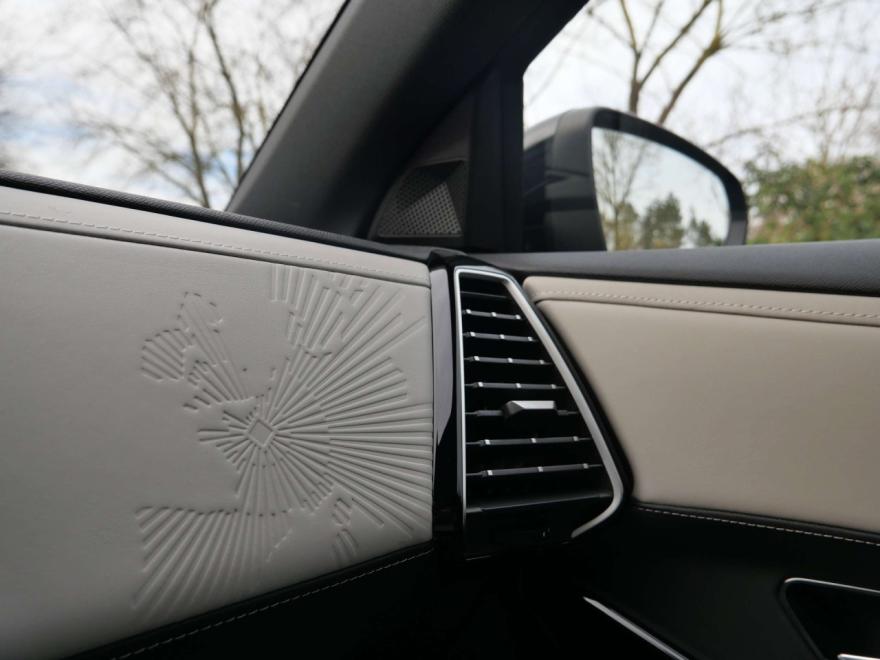 GARANTIE CONSTRUCTEUR TOT 48 STE MAAND OF MAX 60000KM 

MET AFNEEMBARE TREKHAAK 


Wagen te bezichtigen bij :
Garage Palermo 
Kezelberg 11
8560 Moorsele
maa tem vrij : 08u00-12u00 & 13u30-18u00
zat : op afspraak 
tel : 00 32 (0)56 50 99 84
gsm :  00 32 (0)468 51 35 59
info@garagepalermo.be

Prijs is inclusief het afleverpakket (t.w.v. €199) : keuring, onderhoud uitgevoerd vóór levering & professionele opkuis.
Wenst u een overname van uw huidige wagen ? Geen enkel probleem, wij geven u een eerlijke overnameprijs.
Bent u ook op zoek naar een autolening of -leasing ? Wij helpen u graag !
Bijkomende vragen ? Een afspraak of testrit ? Contacteer ons vrijblijvend!

Volledige stock te ontdekken op:  www.garagepalermo.be