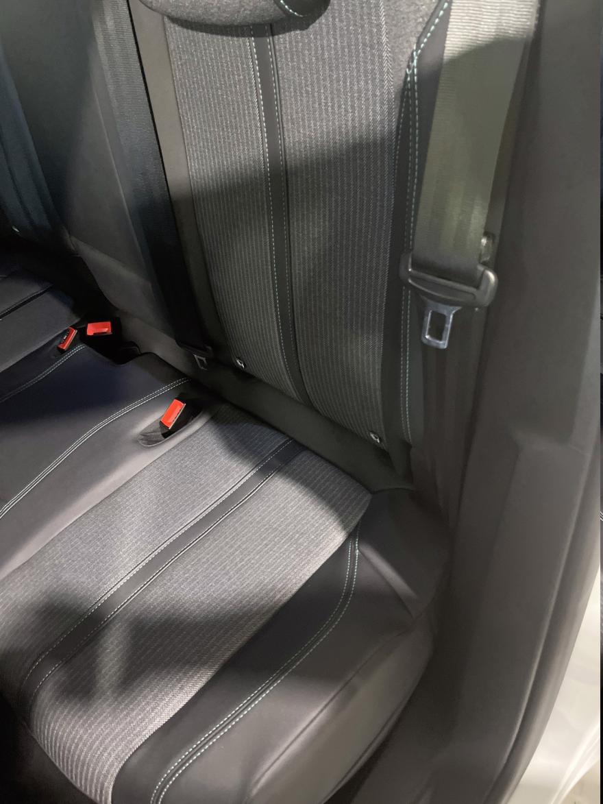 Peugeot 3008 PHEV hybrid 225 e-eat8 allure pack 180 AT