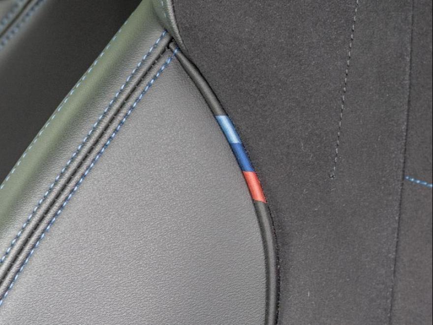 <p>&amp;nbsp;</p>
<p><span>01EK</span>&amp;nbsp;<span>BMW LM-velg dubbele spaak 871M STD</span></p>
<p><span>0230</span>&amp;nbsp;<span>EU-specifieke extra werkzaamheden</span></p>
<p><span>02PA</span>&amp;nbsp;<span>Wielbout met slot</span></p>
<p><span>02VB</span>&amp;nbsp;<span>Bandenspanningsweergave</span></p>
<p><span>02VC</span>&amp;nbsp;<span>Bandenreparatieset</span></p>
<p><span>02VF</span>&amp;nbsp;<span>Adaptief M-onderstel</span></p>
<p><span>0313</span>&amp;nbsp;<span>Buitenspiegel inklapbaar</span></p>
<p><span>0320</span>&amp;nbsp;<span>Ontfall, type-aanduiding</span></p>
<p><span>0322</span>&amp;nbsp;<span>Comforttoegang</span></p>
<p><span>0337</span>&amp;nbsp;<span>M Sportpakket</span></p>
<p><span>033B</span>&amp;nbsp;<span>M SPORTPAKKET PRO</span></p>
<p><span>03KA</span>&amp;nbsp;<span>Geluidsisolerende ruiten</span></p>
<p><span>03M2</span>&amp;nbsp;<span>M SPORTREM, ROOD HOOGGLANS</span></p>
<p><span>03MF</span>&amp;nbsp;<span>M koplampen Shadow Line</span></p>
<p><span>0420</span>&amp;nbsp;<span>Verduisterde ruiten</span></p>
<p><span>0430</span>&amp;nbsp;<span>Binnen-/buitenspiegel, aut. dimmend</span></p>
<p><span>0431</span>&amp;nbsp;<span>Binnenspiegel, automatisch dimmend</span></p>
<p><span>0478</span>&amp;nbsp;<span>Kinderstoeltjebevestiging</span></p>
<p><span>0481</span>&amp;nbsp;<span>Sportstoel</span></p>
<p><span>0494</span>&amp;nbsp;<span>Stoelverwarming bestuurder/passagier</span></p>
<p><span>04AT</span>&amp;nbsp;<span>Interieurstrips hoogglanzend zwart</span></p>
<p><span>04GQ</span>&amp;nbsp;<span>M veiligheidsgordels</span></p>
<p><span>04NW</span>&amp;nbsp;<span>LUXURY DASHBOARD</span></p>
<p><span>04T2</span>&amp;nbsp;<span>LADEKABEL PROFESSIONAL (MODE 3)</span></p>
<p><span>04U9</span>&amp;nbsp;<span>Akoestische voetgangersbescherming</span></p>
<p><span>04V1</span>&amp;nbsp;<span>BMW ICONICSOUNDS ELECTRIC</span></p>
<p><span>0548</span>&amp;nbsp;<span>Kilometersnelheidsmeter</span></p>
<p><span>0552</span>&amp;nbsp;<span>Adaptieve LED-koplamp</span></p>
<p><span>05AC</span>&amp;nbsp;<span>Grootlichtassistent</span></p>
<p><span>05AV</span>&amp;nbsp;<span>Active Guard</span></p>
<p><span>05DM</span>&amp;nbsp;<span>Parkeerhulpsysteem</span></p>
<p><span>0654</span>&amp;nbsp;<span>DAB-Tuner (voorbereid voor DAB+)</span></p>
<p><span>06AE</span>&amp;nbsp;<span>Teleservices</span></p>
<p><span>06AF</span>&amp;nbsp;<span>Wettelijke noodoproep</span></p>
<p><span>06AK</span>&amp;nbsp;<span>Connected Drive Services</span></p>
<p><span>06NX</span>&amp;nbsp;<span>Storage tray wireless Charging</span></p>
<p><span>0710</span>&amp;nbsp;<span>M leerstuurwiel</span></p>
<p><span>0754</span>&amp;nbsp;<span>M Achterspoiler</span></p>
<p><span>0760</span>&amp;nbsp;<span>Hoogglans Shadow line</span></p>
<p><span>0775</span>&amp;nbsp;<span>Dakhemel antraciet</span></p>
<p><span>07EV</span>&amp;nbsp;<span>Optiepakket</span></p>
<p><span>07M9</span>&amp;nbsp;<span>M Schadow Line met uitgebreide scope</span></p>
<p><span>0868</span>&amp;nbsp;<span>Taal Nederlands</span></p>
<p><span>0886</span>&amp;nbsp;<span>Boorddocumentatie Nederlands</span></p>
<p><span>08R3</span>&amp;nbsp;<span>COC EXTRA UITRUSTING</span></p>
<p><span>08R9</span>&amp;nbsp;<span>Koelmiddel R1234yf</span></p>
<p><span>08TF</span>&amp;nbsp;<span>Actieve voetgangersbescherming</span></p>
<p><span>08WN</span>&amp;nbsp;<span>Regeling E</span></p>
<p><span>09QV</span>&amp;nbsp;<span>Voorbereiding Driving Assistant Plus</span></p>
<p><span>09T1</span>&amp;nbsp;<span>M SPORT EXTERIEURUMFAENGE</span></p>
<p><span>09T2</span>&amp;nbsp;<span>M SPORT interieuromvangen</span></p>
<p><span>09TB</span>&amp;nbsp;<span>SPEZ. ZUSATZUMF. M SPORTPAKET PRO</span></p>
<p><span>A050</span>&amp;nbsp;<span>AGM-accu 50 Ah</span></p>
<p>&amp;nbsp;</p>
<p>&amp;nbsp;</p>