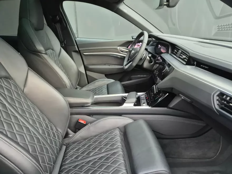 Audi Q8 e-tron