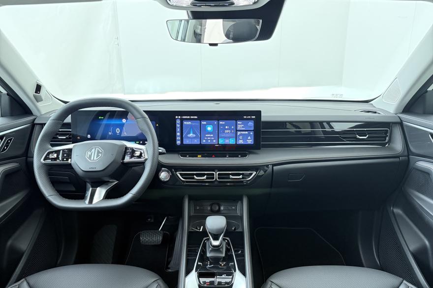 MG EHS PHEV 1.5 turbo luxury 272 AT