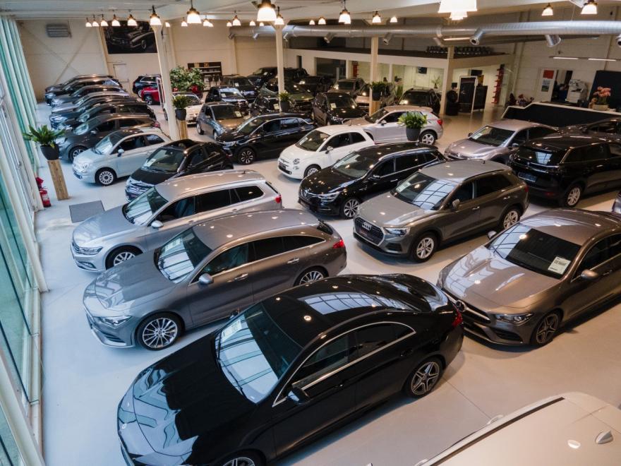 Wagen te bezichtigen bij :

Garage Palermo 
Kezelberg 11
8560 Moorsele
maa tem vrij : 08u00-12u00 & 13u30-18u00
zat : op afspraak 
tel : 00   32    56 50 99 84
gsm :  00   32   468 51 35 59
info@garagepalermo.be

Prijs is inclusief het afleverpakket (t.w.v. €199) : keuring, onderhoud uitgevoerd vóór levering & professionele opkuis.

Wenst u een overname van uw huidige wagen ? Geen enkel probleem, wij geven u een eerlijke overnameprijs.
Bent u ook op zoek naar een autolening of -leasing ? Wij helpen u graag !
Bijkomende vragen ? Een afspraak of testrit ? Contacteer ons vrijblijvend!

Volledige stock te ontdekken op :  
www.garagepalermo.be