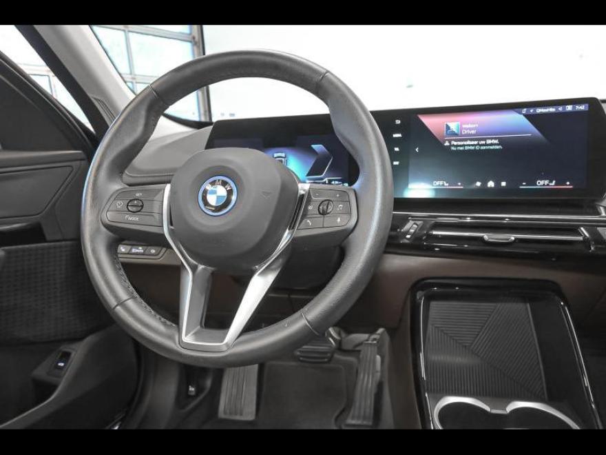 <p>&amp;nbsp;</p>
<p><span>01CB</span> <span>CO2 omvang</span></p>
<p><span>01DF</span> <span>Emissienorm EU6 rde II</span></p>
<p><span>01EC</span> <span>BMW LM-velg Aerodynamik 866 STD</span></p>
<p><span>0230</span> <span>EU-specifieke extra werkzaamheden</span></p>
<p><span>02PA</span> <span>Wielbout met slot</span></p>
<p><span>02TF</span> <span>Steptronic met versnel.bak met dub.kop.</span></p>
<p><span>02VB</span> <span>Bandenspanningsweergave</span></p>
<p><span>03AT</span> <span>Dakreling aluminium glanzend</span></p>
<p><span>03BE</span> <span>Spiegelkappen zwart</span></p>
<p><span>03MB</span> <span>Indiv. exterieurlijn alu. gesatineerd</span></p>
<p><span>0420</span> <span>Verduisterde ruiten</span></p>
<p><span>0478</span> <span>Kinderstoeltjebevestiging</span></p>
<p><span>0481</span> <span>Sportstoel</span></p>
<p><span>0494</span> <span>Stoelverwarming bestuurder/passagier</span></p>
<p><span>04AT</span> <span>Interieurstrips hoogglanzend zwart</span></p>
<p><span>04NW</span> <span>LUXURY DASHBOARD</span></p>
<p><span>04T2</span> <span>LADEKABEL PROFESSIONAL (MODE 3)</span></p>
<p><span>04U9</span> <span>Akoestische voetgangersbescherming</span></p>
<p><span>0548</span> <span>Kilometersnelheidsmeter</span></p>
<p><span>05AV</span> <span>Active Guard</span></p>
<p><span>05DM</span> <span>Parkeerhulpsysteem</span></p>
<p><span>0654</span> <span>DAB-Tuner (voorbereid voor DAB+)</span></p>
<p><span>06AE</span> <span>Teleservices</span></p>
<p><span>06AF</span> <span>Wettelijke noodoproep</span></p>
<p><span>06AK</span> <span>Connected Drive Services</span></p>
<p><span>07CG</span> <span>BMW Repair Inclusive</span></p>
<p><span>07HW</span> <span>X Line</span></p>
<p><span>0851</span> <span>Taal Duits</span></p>
<p><span>0886</span> <span>Boorddocumentatie Nederlands</span></p>
<p><span>08KA</span> <span>Olieverversingsinterval 24 mnd/30.000 km</span></p>
<p><span>08R9</span> <span>Koelmiddel R1234yf</span></p>
<p><span>08TF</span> <span>Actieve voetgangersbescherming</span></p>
<p><span>08WN</span> <span>Regeling E</span></p>
<p><span>08WQ</span> <span>Regeling G</span></p>
<p><span>09T5</span> <span>Specifieke accessoires X</span></p>
<p>&amp;nbsp;</p>
<p>&amp;nbsp;</p>