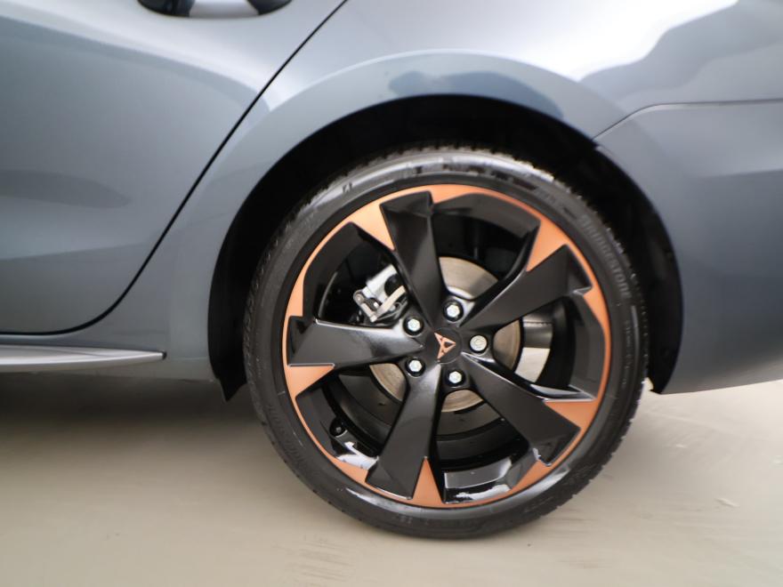 CUPRA Leon ST 1.5 etsi business 150 AT