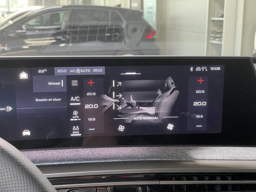
<p>Alle&nbsp;<strong>DECAIGNY SELECTED CARS&nbsp;&amp; VANS</strong>&nbsp;worden op 110 punten gecontroleerd - Minimum 1 jaar garantie &nbsp;– Europese wagen - Uitgebreide testrit mogelijk om onze kwaliteit te ervaren. Onze hoog opgeleide medewerkers garanderen U kwaliteit en perfecte service.<br>Bezoek onze website :&nbsp;https://www.decaigny.be&nbsp;&nbsp;en vind uw droomwagen!</p><p><span>
</span></p><p><strong>Flexlease</strong>&nbsp;: Alles omvattend leaseprogramma voor bedrijf en particulier. Bezoek onze website : &nbsp;https://www.flexlease.rent&nbsp;.</p><p><span>
</span></p><p><strong>Cash Your Car&nbsp;</strong>: Wij doen overnames van alle wagens, ongeacht leeftijd of merk. Bezoek onze website :&nbsp;https://www.cashyourcar.be.</p><p><span>
</span></p><p><strong>Decaigny Care</strong>&nbsp;: Tot 10 jaar garantie a.d.h.v. een op maat gemaakt onderhoudscontract.</p><p><span>
</span></p><p>Neem vrijblijvend contact op met onze dienst verkoop.<br>Bedankt voor uw interesse in onze diensten. Familie Decaigny en het ganse team.</p><p><span>
</span></p><p>Prijs exclusief kit voor ingebruikname (onderhoud, duplicaat nummerplaat, jaar Europese bijstand, poetsbeurt binnen en buiten, keuring voor verkoop) van €350 incl.&nbsp;BTW.</p>