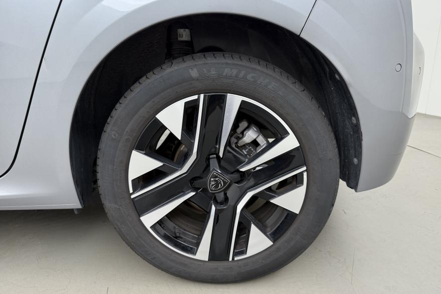 Peugeot 208 1.2 turbo allure 100