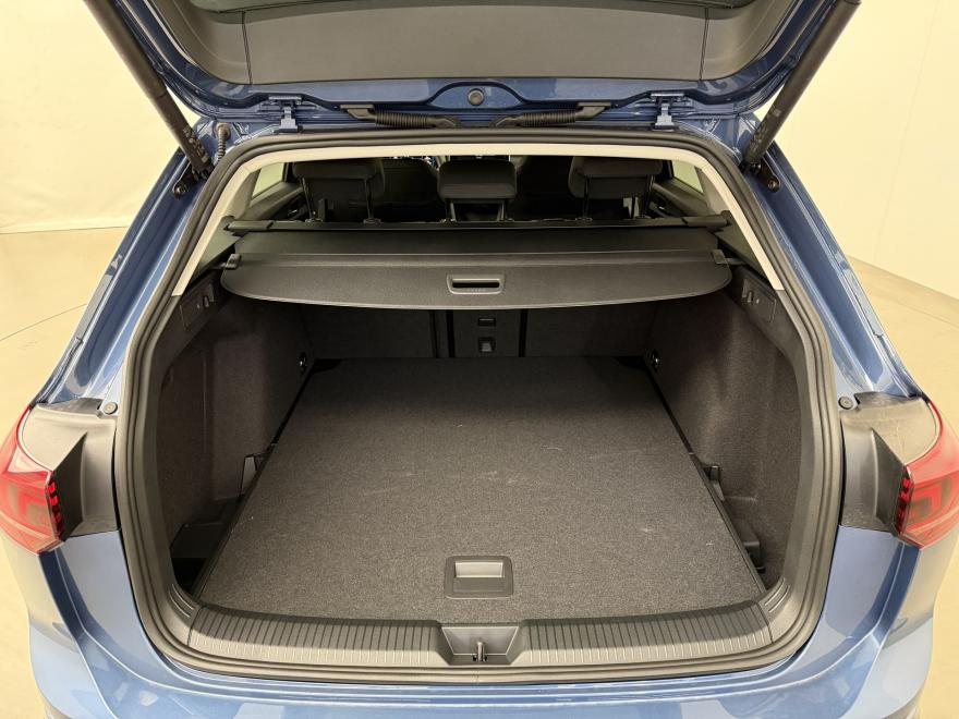 Volkswagen Golf VIII Variant 1.5 etsi life 116 AT