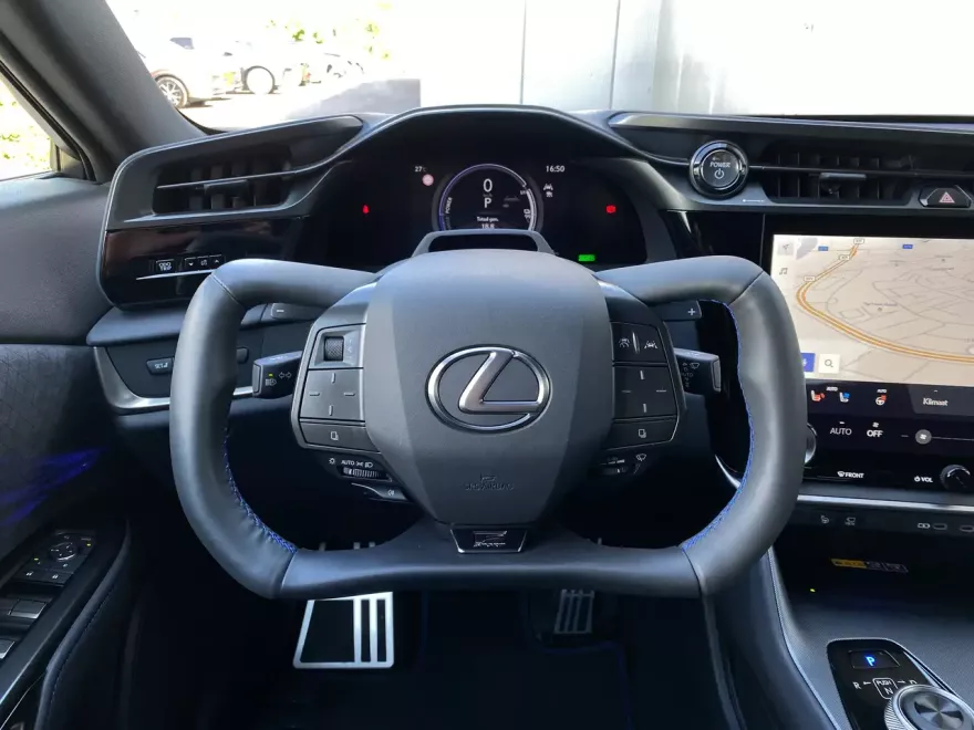 Lexus RZ