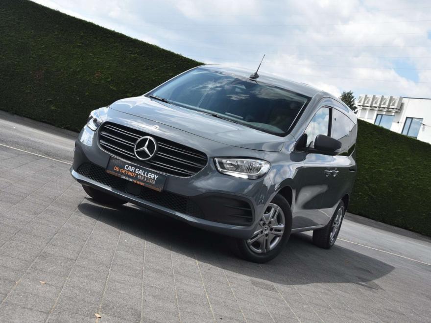 ?? Informatie in het Nederlands: Merk: Mercedes-Benz. Model: T-Class. Type: CITAN Tourer 110 Carplay/Dab+. Transmissie: 6 versnellingen, Handgeschakeld. Ledig gewicht: 1.636 kg. Schade: schadevrij. BTW/marge: BTW verrekenbaar voor ondernemers. CAR GALLERY DE GEYNDT; "passion for your mobility"; www.garagedegeyndt.be; Financiering,leasing op maat ter plaatse mogelijk; Overname voertuig mogelijk; Eigen dienst naverkoop alle merken; 12 Maand waarborg; Waarborg tot 48 Maand mogelijk (optie); Car-Pass; Tweedehandskeuring inbegrepen. ?? Information in English: Brand: Mercedes-Benz. Model: T-Class. Type: CITAN Tourer 110 Carplay/Dab+. Transmission: 6 gears, Manual gearbox. Empty weight: 1.636 kg. Damages: none. VAT/margin: VAT qualifying. CAR GALLERY DE GEYNDT; "passion for your mobility"; www.garagedegeyndt.be; Financiering,leasing op maat ter plaatse mogelijk; Overname voertuig mogelijk; Eigen dienst naverkoop alle merken; 12 Maand waarborg; Waarborg tot 48 Maand mogelijk (optie); Car-Pass; Tweedehandskeuring inbegrepen. ?? Informations en Français: Marque: Mercedes-Benz. Modèle: T-Class. Type: CITAN Tourer 110 Carplay/Dab+. Transmission: 6 vitesses, Commande manuelle. Poids à vide: 1.636 kg. Dommages: aucun. TVA/marge: TVA déductible. CAR GALLERY DE GEYNDT; "passion for your mobility"; www.garagedegeyndt.be; Financiering,leasing op maat ter plaatse mogelijk; Overname voertuig mogelijk; Eigen dienst naverkoop alle merken; 12 Maand waarborg; Waarborg tot 48 Maand mogelijk (optie); Car-Pass; Tweedehandskeuring inbegrepen