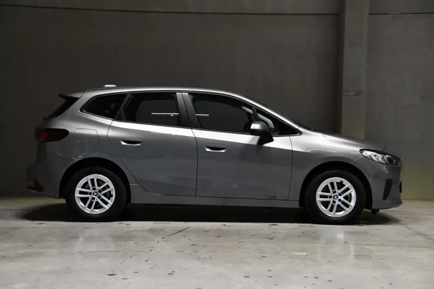 BMW 225