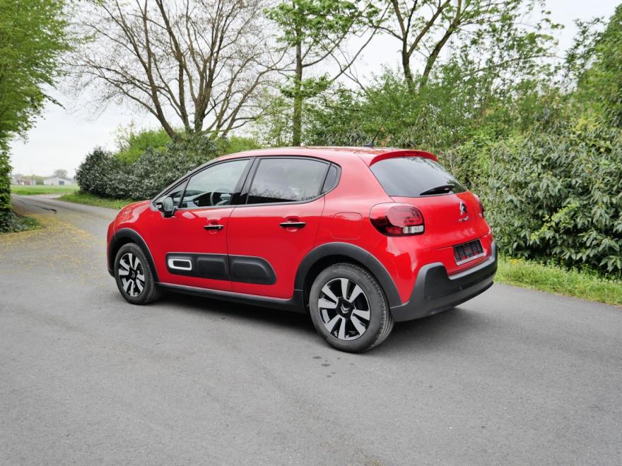 Wagen te bezichtigen bij :
Garage Palermo 
Kezelberg 11
8560 Moorsele
maa tem vrij : 08u00-12u00 & 13u30-18u00
zat : op afspraak 
tel : 00 32 (0)56 50 99 84
gsm :  00 32 (0)468 51 35 59
info@garagepalermo.be

Prijs is inclusief het afleverpakket (t.w.v. €199) : keuring, onderhoud uitgevoerd vóór levering & professionele opkuis.
Wenst u een overname van uw huidige wagen ? Geen enkel probleem, wij geven u een eerlijke overnameprijs.
Bent u ook op zoek naar een autolening of -leasing ? Wij helpen u graag !
Bijkomende vragen ? Een afspraak of testrit ? Contacteer ons vrijblijvend!

Volledige stock te ontdekken op :  www.garagepalermo.be