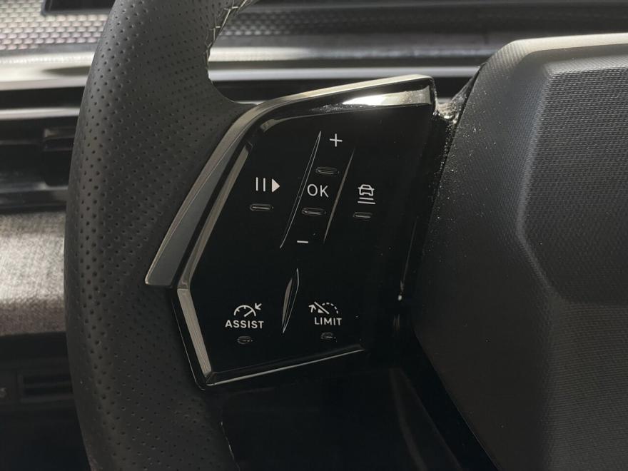 
<p>Alle&nbsp;<strong>DECAIGNY SELECTED CARS&nbsp;&amp; VANS</strong>&nbsp;worden op 110 punten gecontroleerd - Minimum 1 jaar garantie &nbsp;– Europese wagen - Uitgebreide testrit mogelijk om onze kwaliteit te ervaren. Onze hoog opgeleide medewerkers garanderen U kwaliteit en perfecte service.<br>Bezoek onze website :&nbsp;https://www.decaigny.be&nbsp;&nbsp;en vind uw droomwagen!</p><p><span>
</span></p><p><strong>Flexlease</strong>&nbsp;: Alles omvattend leaseprogramma voor bedrijf en particulier. Bezoek onze website : &nbsp;https://www.flexlease.rent&nbsp;.</p><p><span>
</span></p><p><strong>Cash Your Car&nbsp;</strong>: Wij doen overnames van alle wagens, ongeacht leeftijd of merk. Bezoek onze website :&nbsp;https://www.cashyourcar.be.</p><p><span>
</span></p><p><strong>Decaigny Care</strong>&nbsp;: Tot 10 jaar garantie a.d.h.v. een op maat gemaakt onderhoudscontract.</p><p><span>
</span></p><p>Neem vrijblijvend contact op met onze dienst verkoop.<br>Bedankt voor uw interesse in onze diensten. Familie Decaigny en het ganse team.</p><p><span>
</span></p><p>Prijs exclusief kit voor ingebruikname (onderhoud, duplicaat nummerplaat, jaar Europese bijstand, poetsbeurt binnen en buiten, keuring voor verkoop) van €350 incl.&nbsp;BTW.</p>