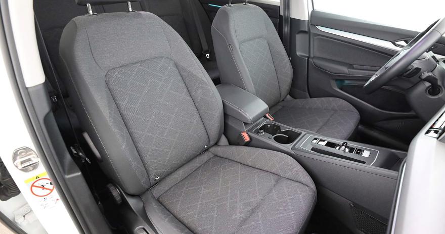 Volkswagen Golf VIII life 150 AT