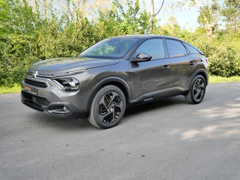 Wagen te bezichtigen bij :
Garage Palermo
Kezelberg 11
8560 Moorsele
maa tem vrij : 08u00-12u00 & 13u30-18u00
zat : op afspraak
tel : 00 32 (0)56 50 99 84
gsm : 00 32 (0)468 51 35 59
info@garagepalermo.be
Prijs is inclusief het afleverpakket (t.w.v. €199) : keuring, onderhoud uitgevoerd vóór levering & professionele opkuis.
Wenst u een overname van uw huidige wagen ? Geen enkel probleem, wij geven u een eerlijke overnameprijs.
Bent u ook op zoek naar een autolening of -leasing ? Wij helpen u graag !
Bijkomende vragen ? Een afspraak of testrit ? Contacteer ons vrijblijvend!
Volledige stock te ontdekken op : www.garagepalermo.be