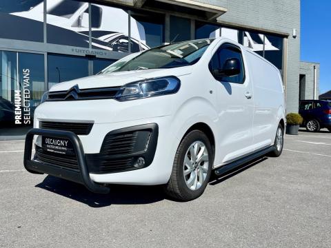 Deze wagen is te bezichtigen op volgend adres : Roeselaarsestraat 38, 8850 Ardooie.
Bij interesse kunt u ons bereiken via GSM : 0489/82.51.71 of via E-MAIL : jeanmichel.vantroys@decaigny.be
Alle DECAIGNY SELECTED CARS & VANS worden op 110 punten gecontroleerd - Minimum 1 jaar garantie – Europese wagen - Uitgebreide testrit mogelijk om onze kwaliteit te ervaren. Onze hoog opgeleide medewerkers garanderen U kwaliteit en perfecte service.
Bezoek onze website : https://www.decaigny.be en vind uw droomwagen!
Flexlease : Alles omvattend leaseprogramma voor bedrijf en particulier. Bezoek onze website : https://www.flexlease.rent .
Cash Your Car : Wij doen overnames van alle wagens, ongeacht leeftijd of merk. Bezoek onze website : https://www.cashyourcar.be.
Decaigny Care : Tot 10 jaar garantie a.d.h.v. een op maat gemaakt onderhoudscontract.
Neem vrijblijvend contact op met onze dienst verkoop.
Bedankt voor uw interesse in onze diensten. Familie Decaigny en het ganse team.
Prijs exclusief kit voor ingebruikname (onderhoud, duplicaat nummerplaat, jaar Europese bijstand, poetsbeurt binnen en buiten, keuring voor verkoop) van €240 incl. BTW.
Toutes DECAIGNY SELECTED CARS & VANS sont contrôlées sur 110points – Garantie minimum de 1 an – Voiture européenne – Possibilité d’essais approfondis afin d’aprrécier notre qualité. Notre personnel hautement qualifié vous garantit un parfait service de qualité.
Visitez notre site: https://www.decaigny.be et trouvez la voiture de vos rêves!
Flexlease : programme de lease complet pour les entreprises et les particuliers. Visitez notre site: https://www.flexlease.rent.
Cash Your Car : nous procédons à l'acquisition de toutes les voitures, quel que soit leur âge ou leur marque. Visitez notre site:https://www.cashyourcar.be.
Decaigny Care: Jusqu'à 10 ans de garantie basée sur un contrat de maintenance sur mesure.
N'hésitez pas à contacter notre service commercial.
Merci de votre intérêt pour nos services. La famille Decaigny et toute l'équipe.
Prix hors kit de mise en service (entretien, duplicate de plaque d'immatriculation, 12 mois d'assistance européenne, nettoyage intérieur et extérieur, contrôle technique de vente) de 240 € TTC.