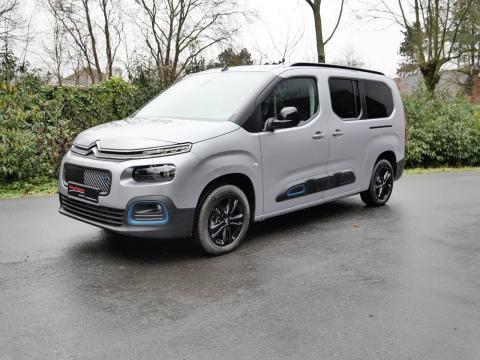 Catalogusprijs 48500-23550 euro korting =  24950 euro btw in 

Wagen te bezichtigen bij :
Garage Palermo 
Kezelberg 11
8560 Moorsele
maa tem vrij : 08u00-12u00 & 13u30-18u00
zat : op afspraak 
tel : 00 32 (0)56 50 99 84
gsm :  00 32 (0)468 51 35 59
info@garagepalermo.be

Prijs is inclusief het afleverpakket (t.w.v. €199) : keuring, onderhoud uitgevoerd vóór levering & professionele opkuis.
Wenst u een overname van uw huidige wagen ? Geen enkel probleem, wij geven u een eerlijke overnameprijs.
Bent u ook op zoek naar een autolening of -leasing ? Wij helpen u graag !
Bijkomende vragen ? Een afspraak of testrit ? Contacteer ons vrijblijvend!

Volledige stock te ontdekken op :  www.garagepalermo.be